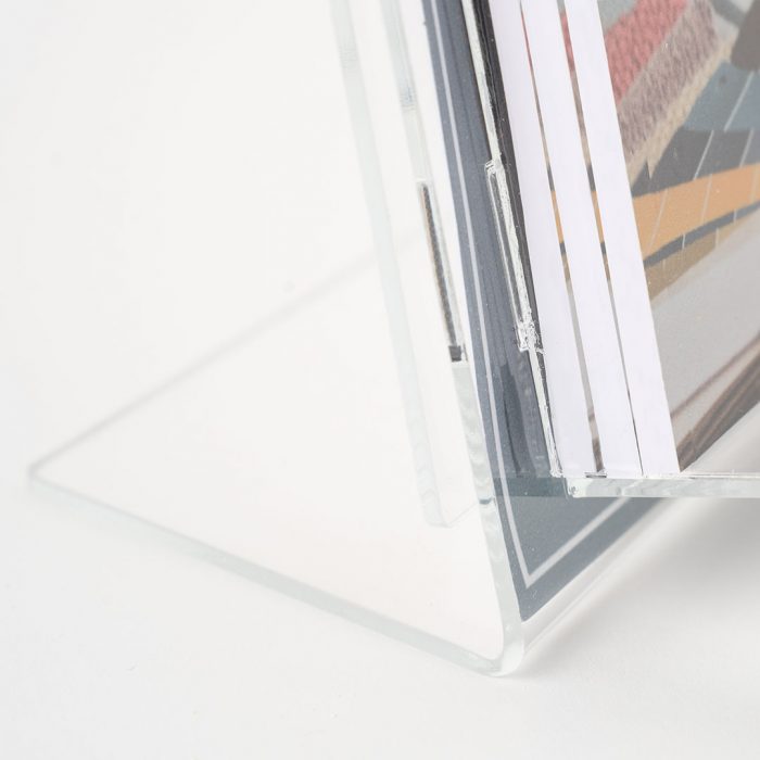 porta avvisi banco in plexiglass trasparente con tasca