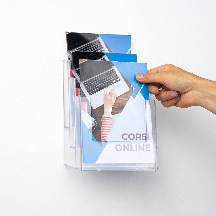 Porta depliant da parete a 3 tasche - immagine 3