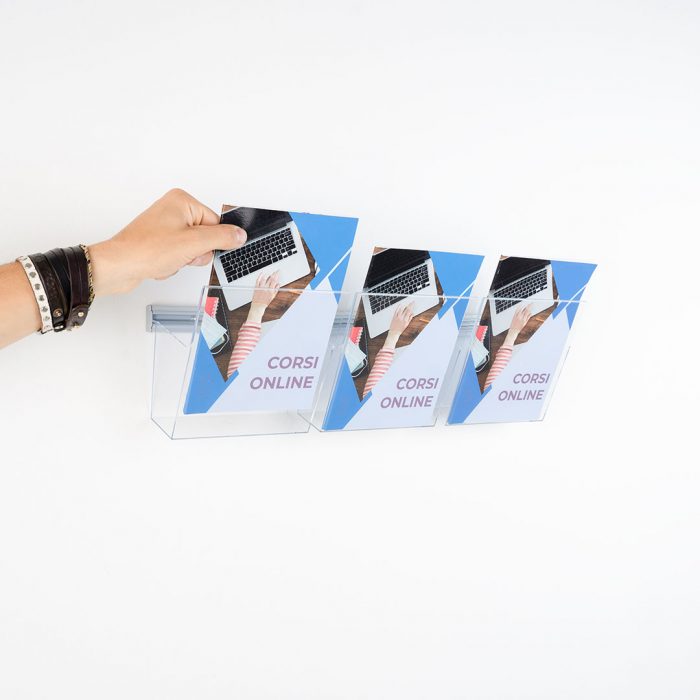 Porta depliant da parete con barra lunghezza 50cm e 3 tasche f.to A5 verticale - immagine 2