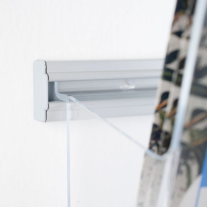 Porta depliant da parete con barra lunghezza 125cm e 5 tasche f.to A4 verticale - immagine 3