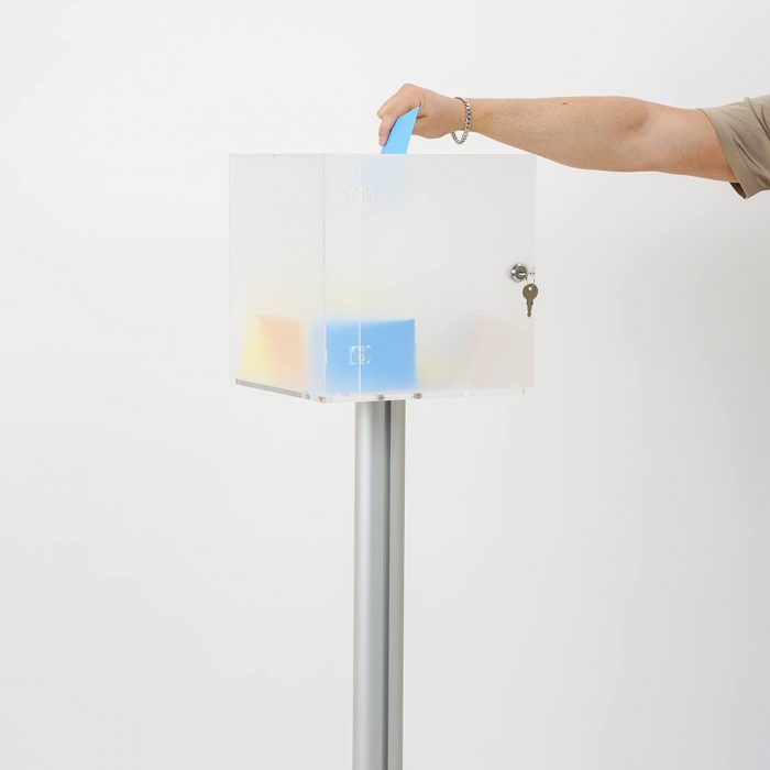 cubo autoportante satinato plexigalss inserimento