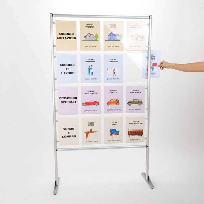 espositore autoportante con tasche in plexiglass porta avvisi a pavimento