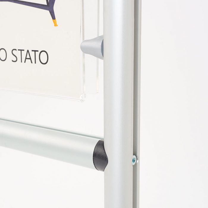 espositore autoportante con tasche porta avvisi per pavimento