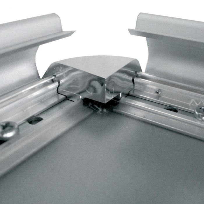 Cornice a scatto con profili frame 32 mm, angoli tondi e PVC frontale anti-riflesso - immagine 4