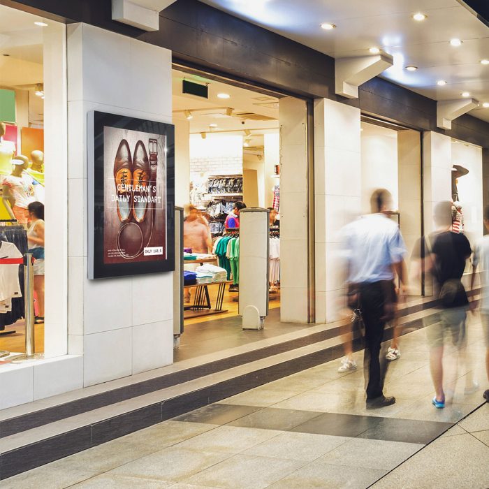 Bacheca linea premium porta poster per esterni con fondo retroilluminato a LED e apertura a ribalta - immagine 9