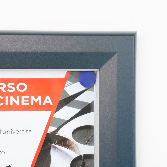 Bacheca per esterni con illuminazione a LED e apertura a ribalta  - F.to 4xA4 in finitura antracite RAL7016 - immagine 5