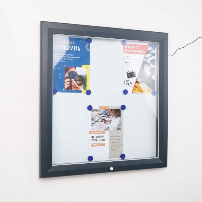 Bacheca per esterni con illuminazione a LED e apertura a ribalta  - F.to 6xA4 - immagine 1