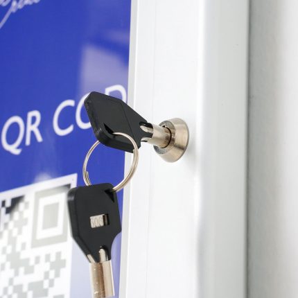 Bacheca per esterni con illuminazione a LED