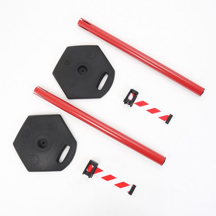 Colonnina in PVC rosso con base in plastica nera e nastro 3,5 metri bianco/rosso - immagine 4