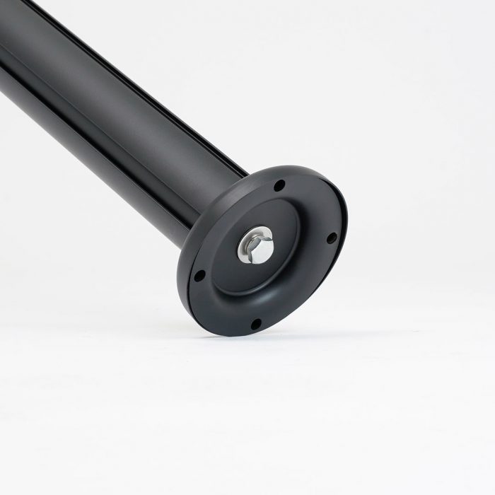 Colonnina nera con trasversa in alluminio lunghezza 1,5 mt e nastro 3 metri nero - immagine 2