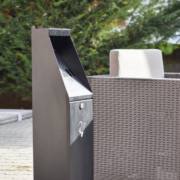 Posacenere a colonna nero con serratura 20x20x86H cm - immagine 8