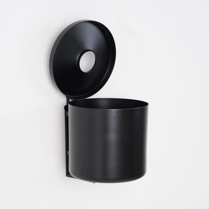 Posacenere circolare da parete in metallo verniciato nero 15x18H cm - Capacità 2,5 Lt - immagine 2
